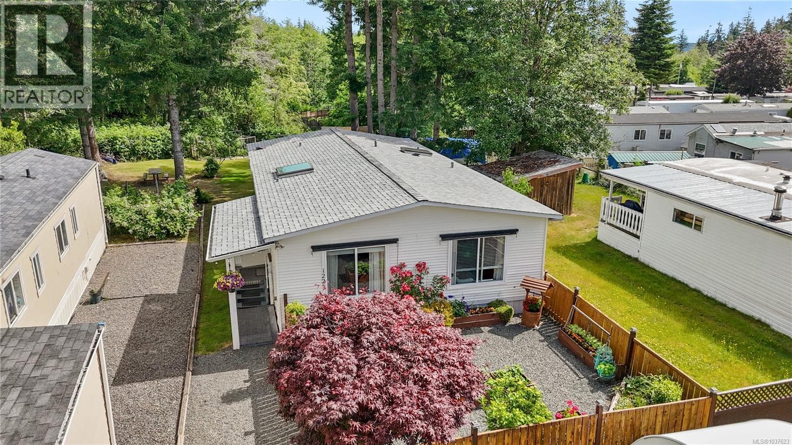 122 2700 Woodburn Rd in 