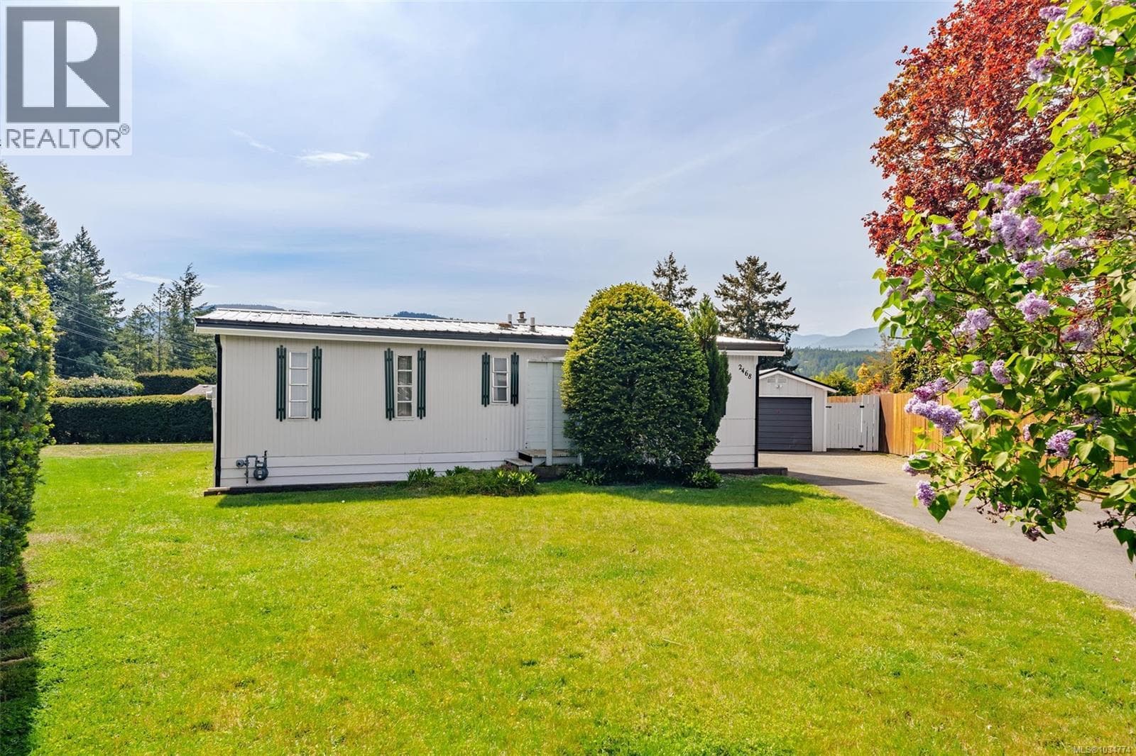 2468 Glenn Pl, Vancouver Island — photo 3