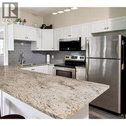 1875 Country Club Drive Unit# 1110, Interior REALTORS® — photo 5