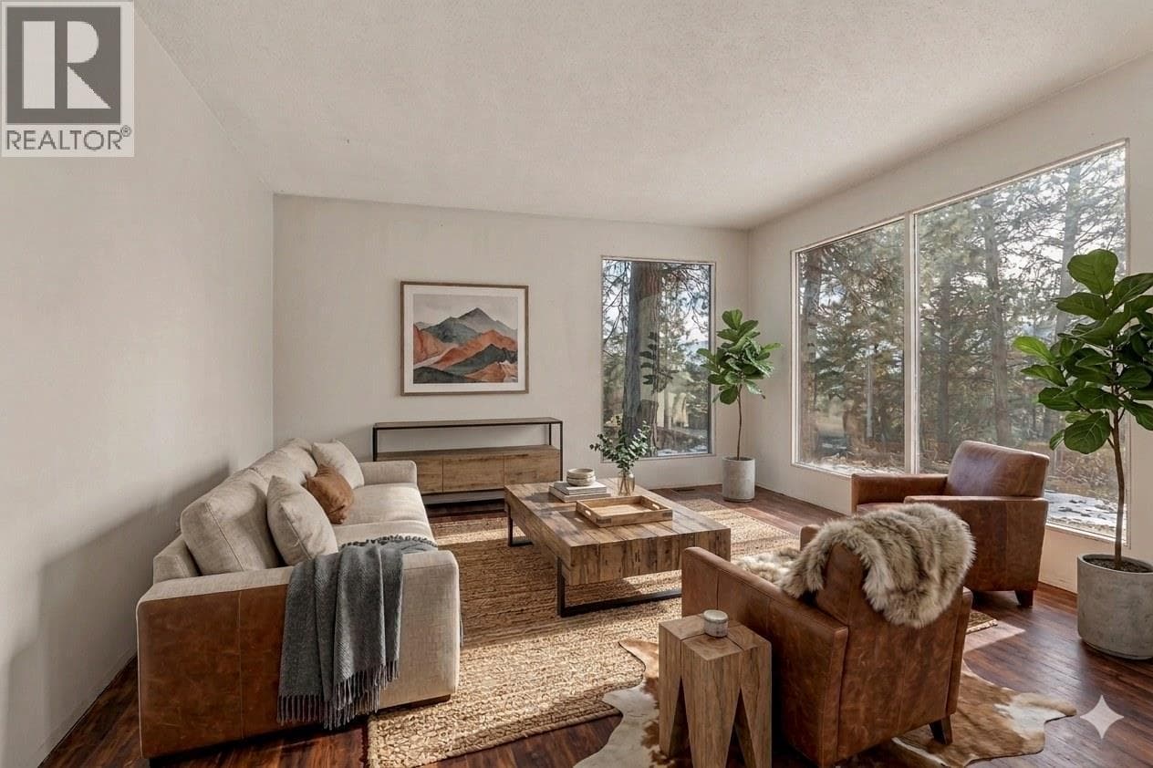 176 Jacobson Rd, Interior REALTORS® — photo 3