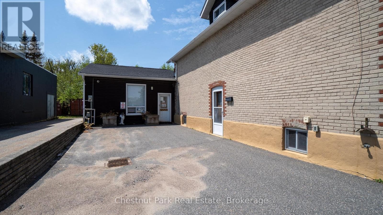 571 MUSKOKA ROAD NORTH, OnePoint — photo 2