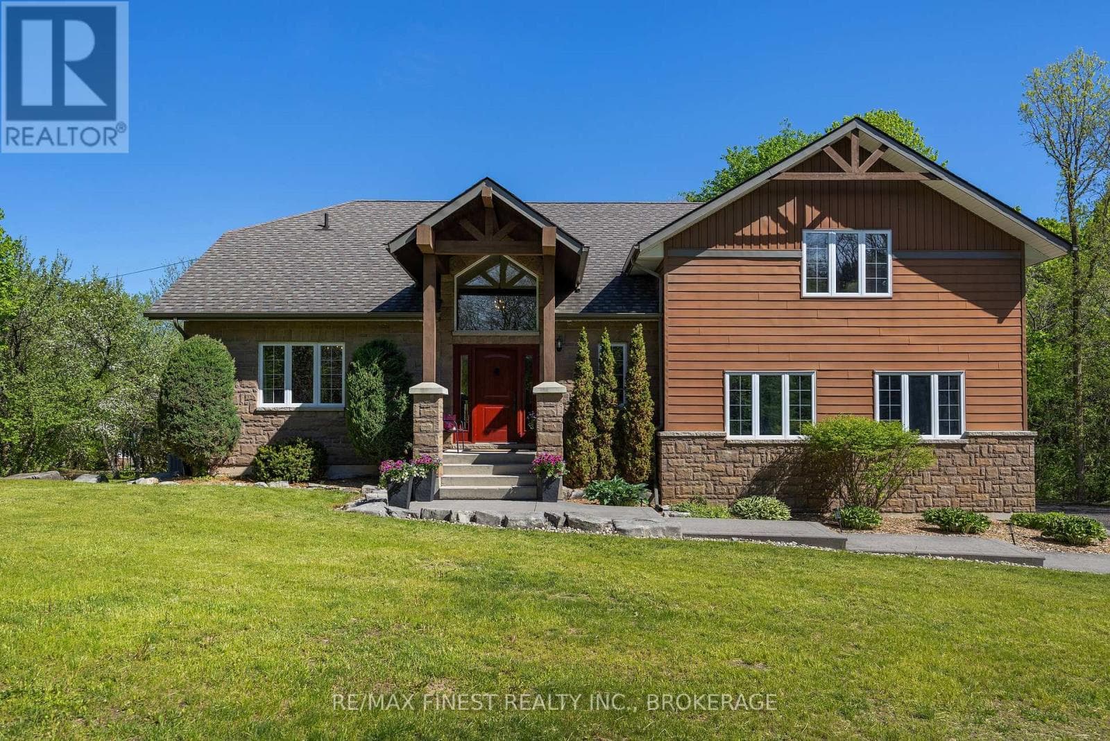 3031 LAKEHEAD ROAD in Sharpton / Glenvale