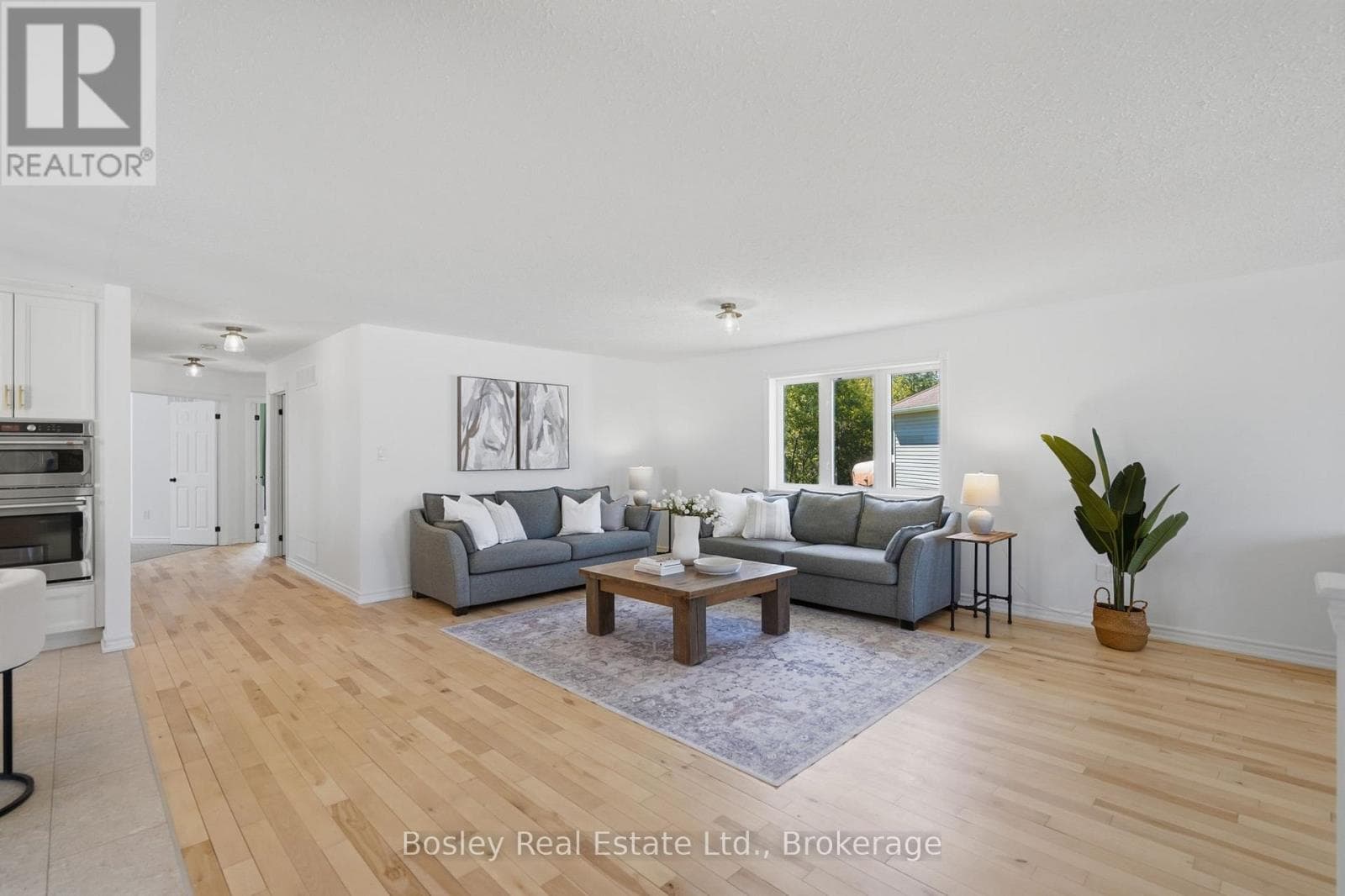 208 LAMONT COURT, OnePoint — photo 4