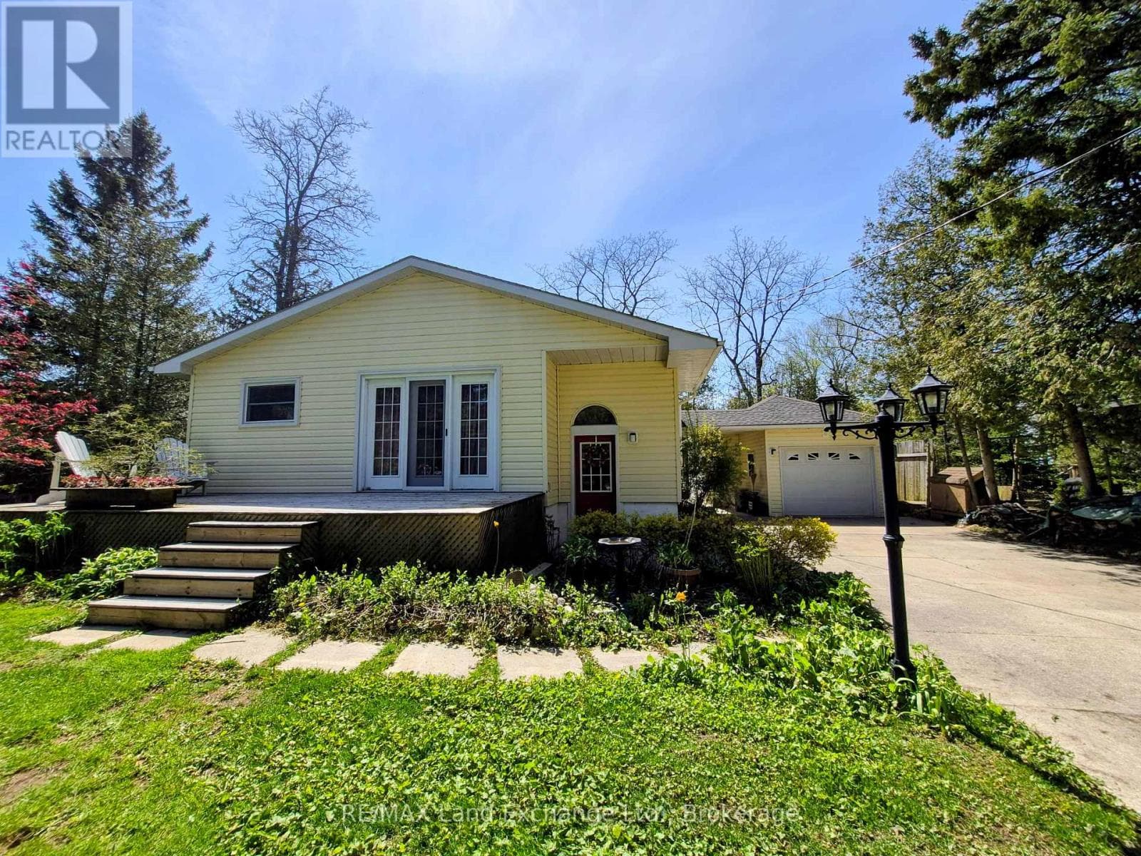 213 HURON ROAD in 