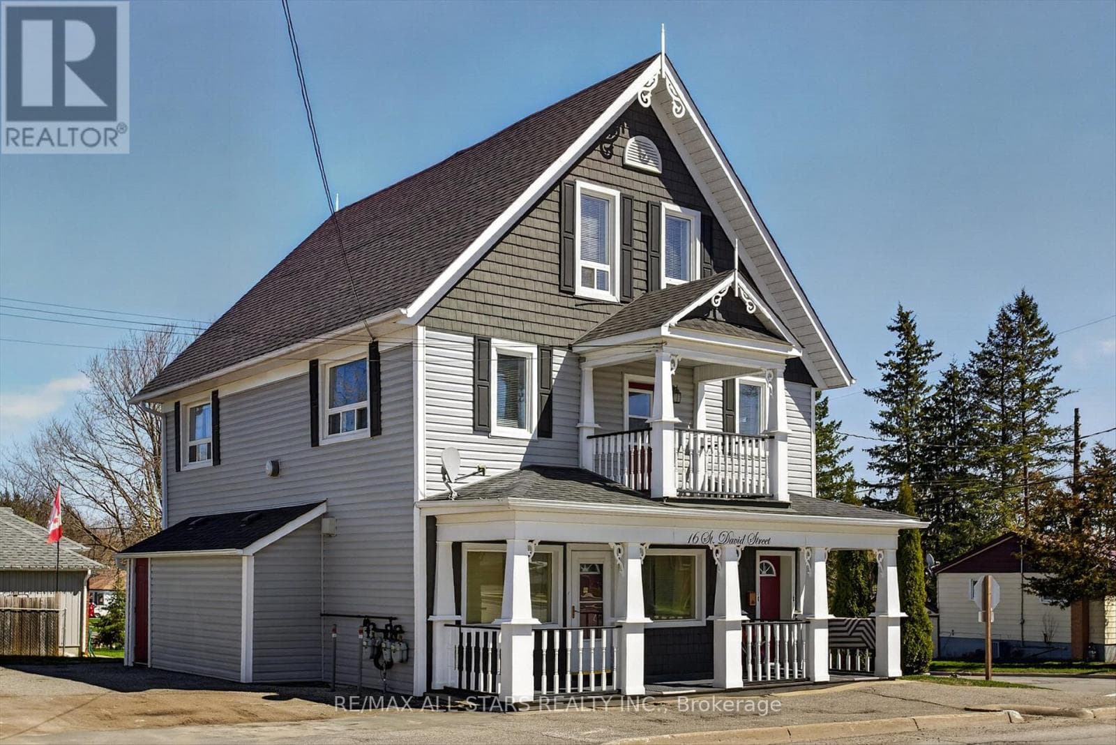 16 ST DAVID STREET in Lindsay