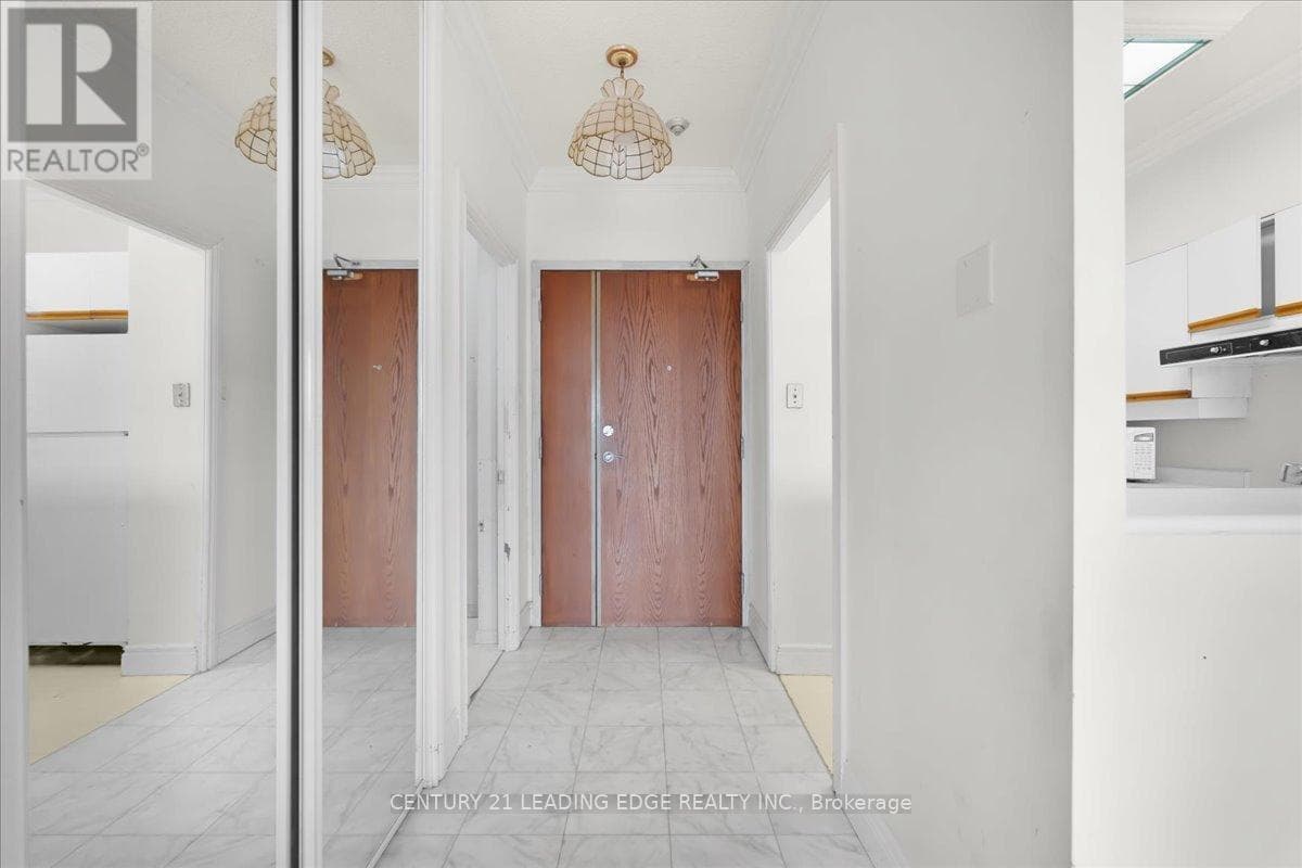 719 - 2511 LAKESHORE ROAD W, Toronto — photo 4