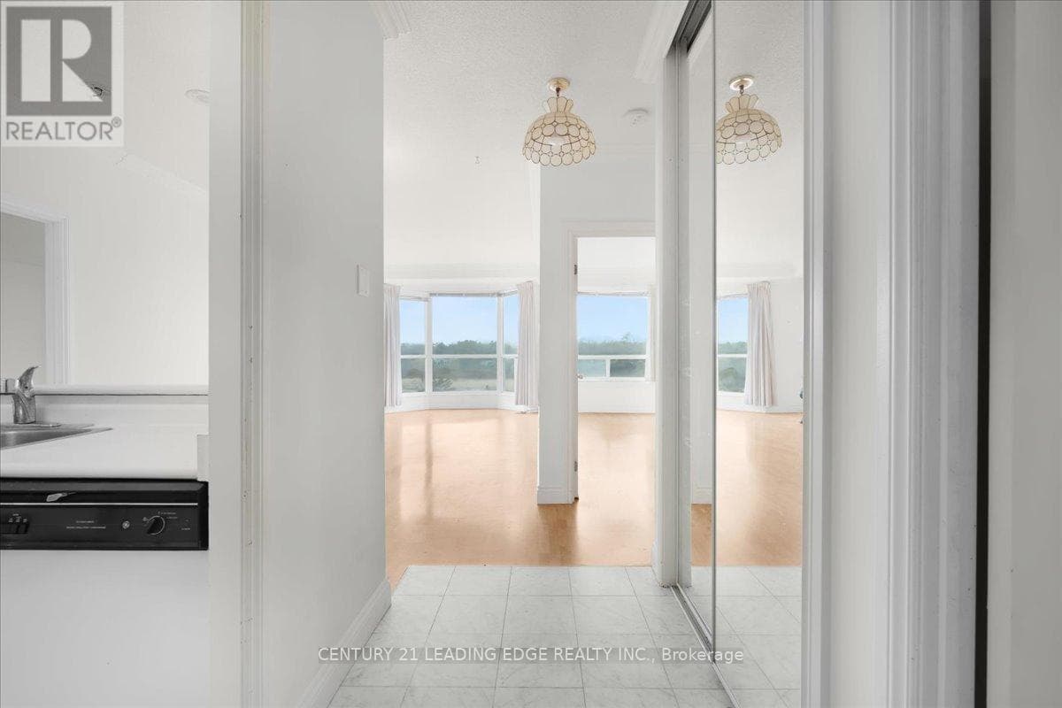 719 - 2511 LAKESHORE ROAD W, Toronto — photo 5
