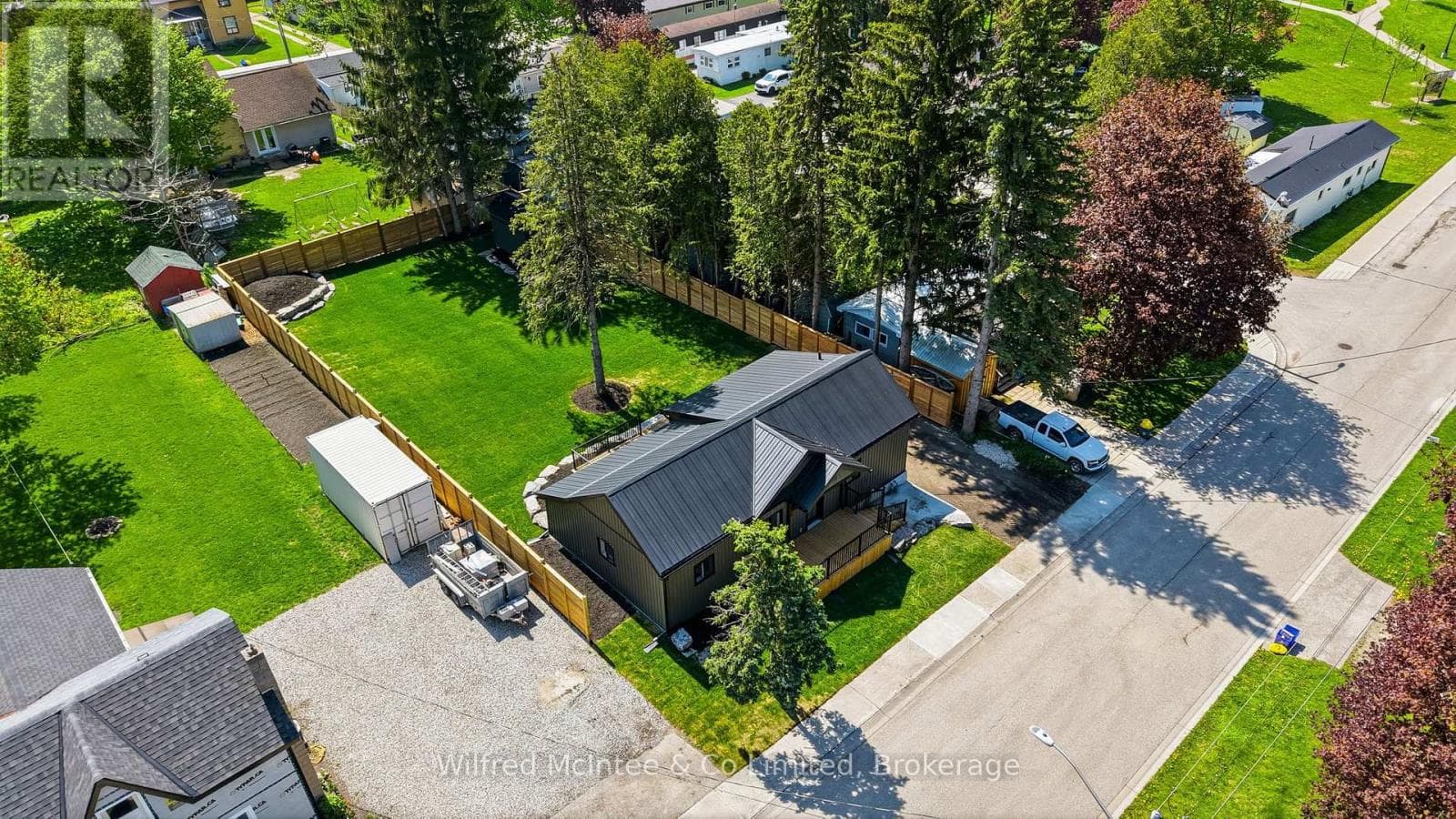 550 WELLINGTON STREET in 