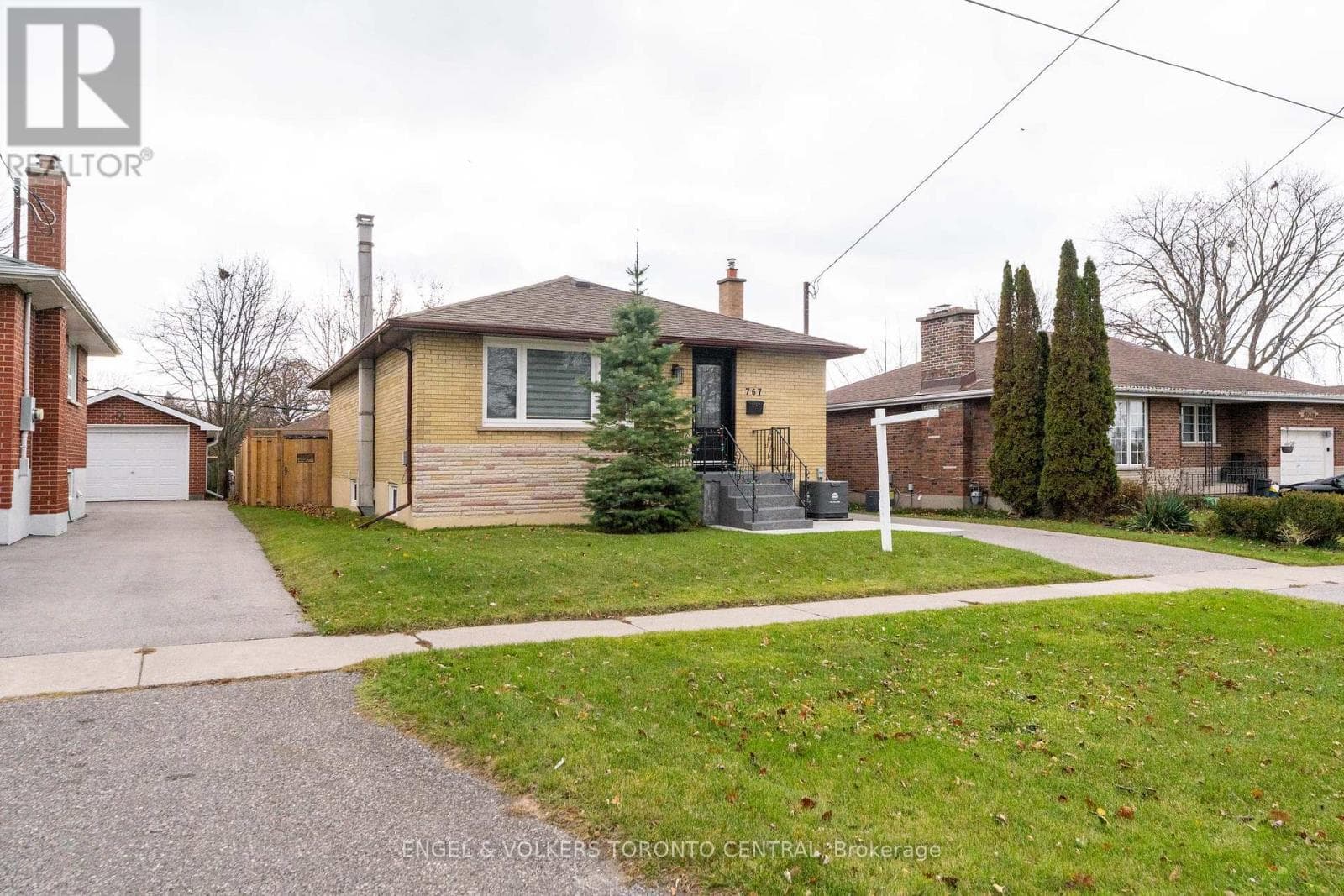 767 PHILLIP MURRAY AVENUE in LAKEVIEW