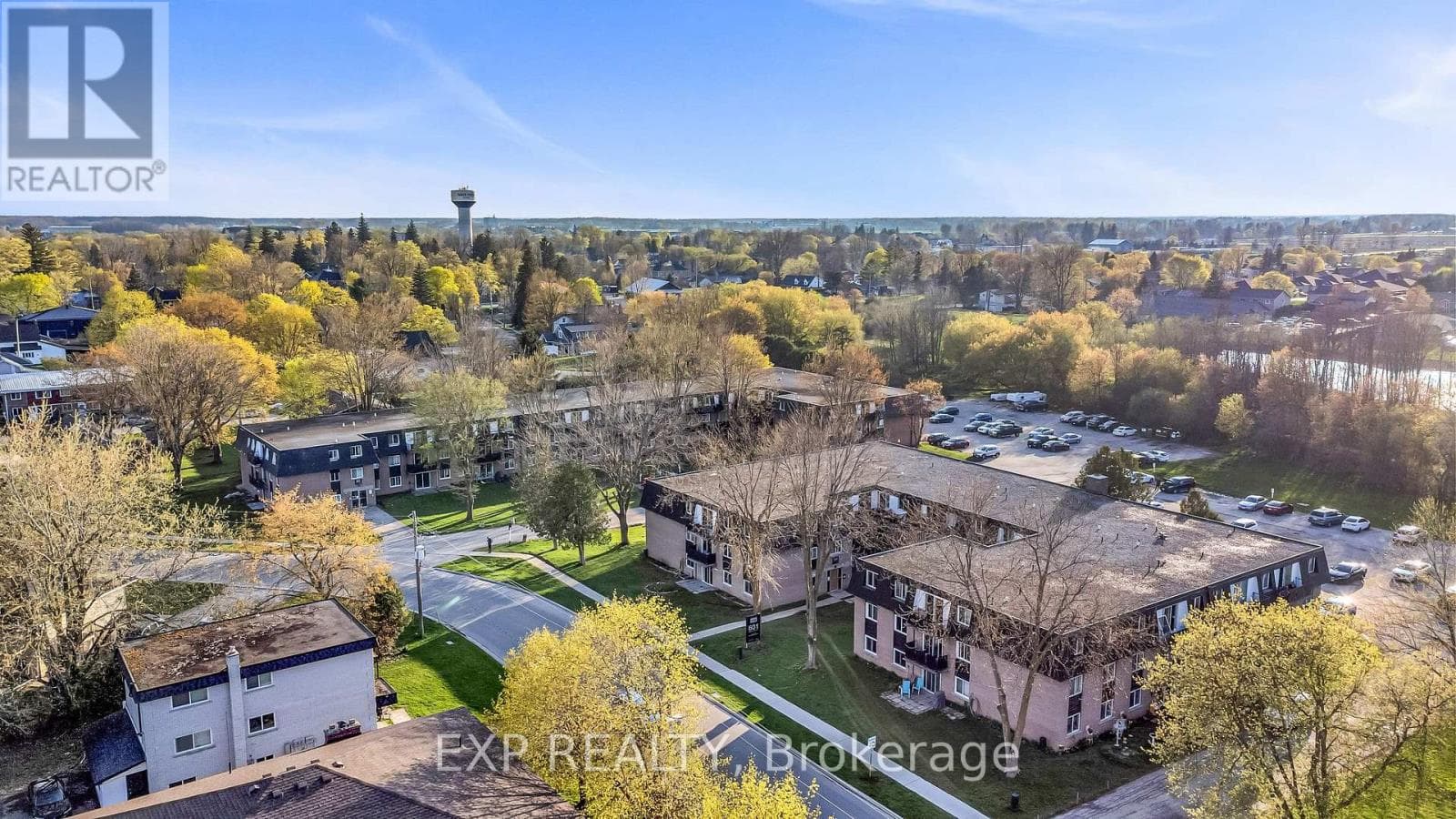 3 - 583 BARBER AVENUE N, Toronto — photo 2