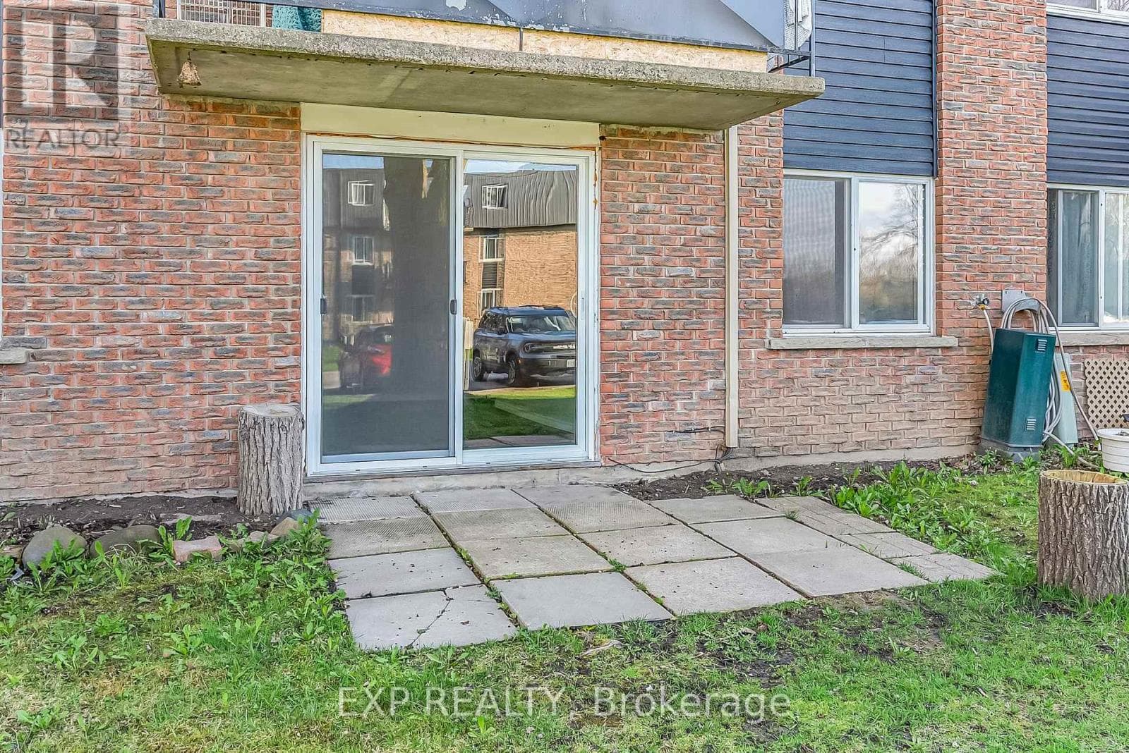 3 - 583 BARBER AVENUE N, Toronto — photo 5