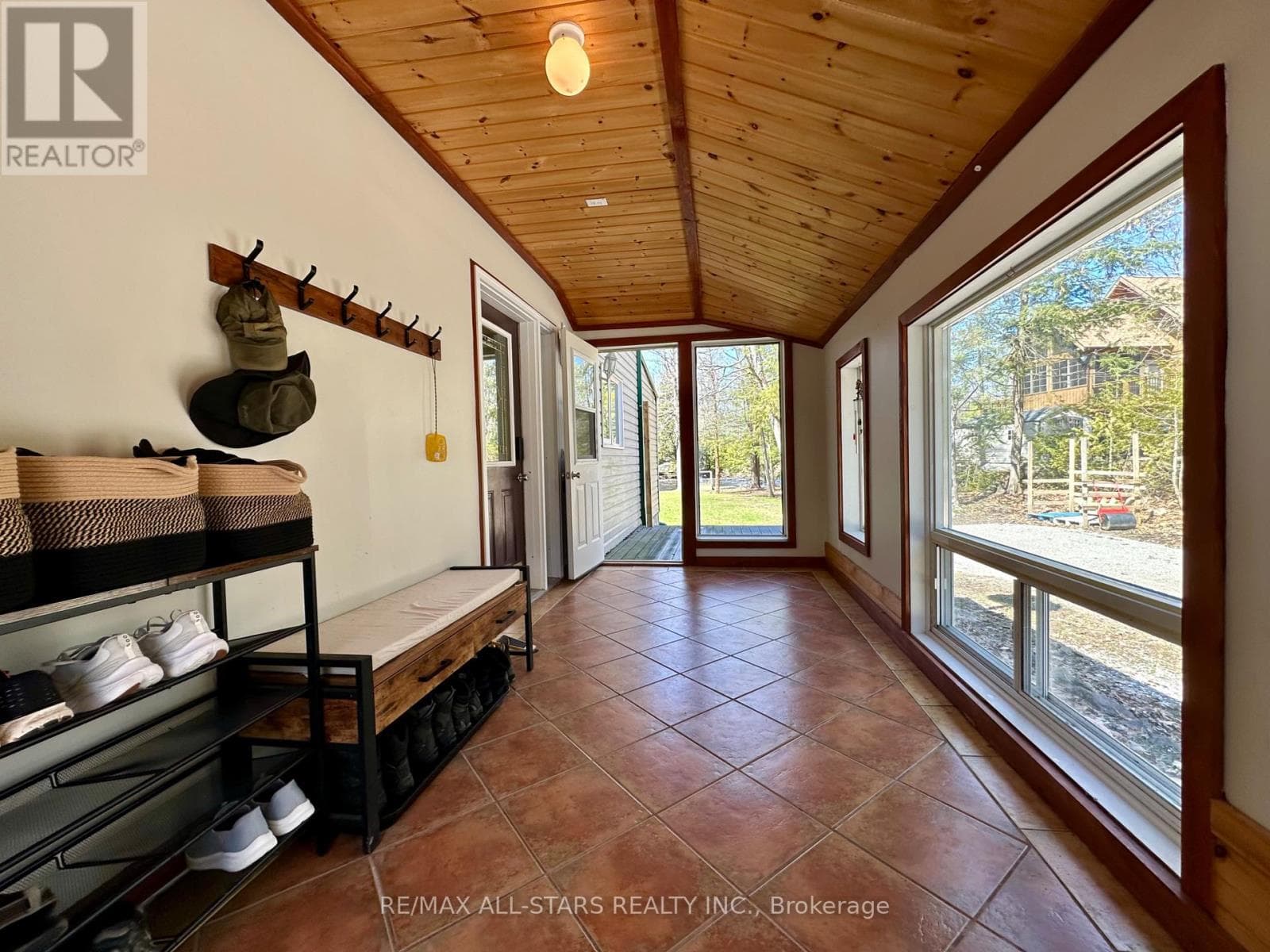 398 EDWINA DRIVE, Central Lakes — photo 3
