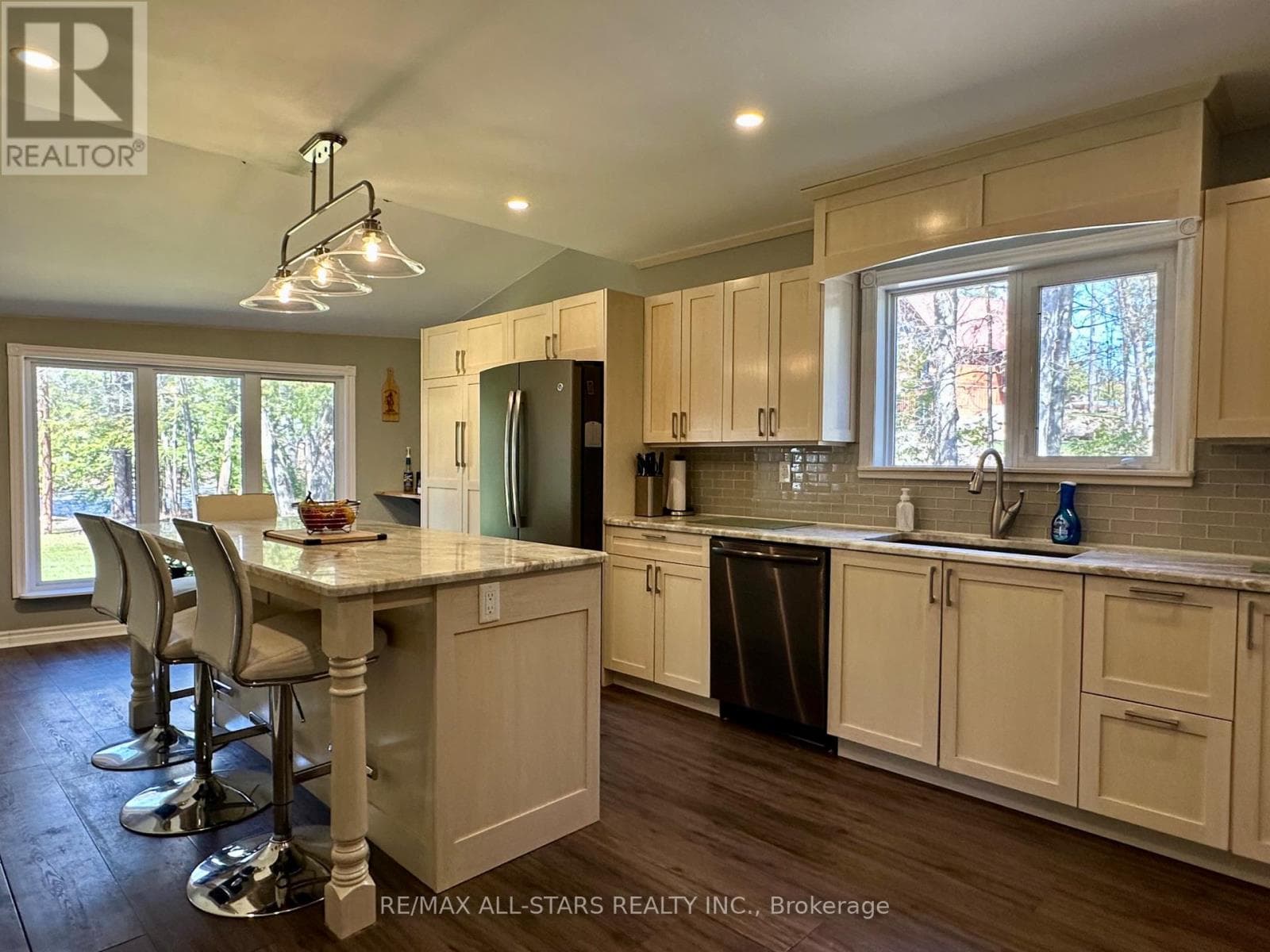 398 EDWINA DRIVE, Central Lakes — photo 5
