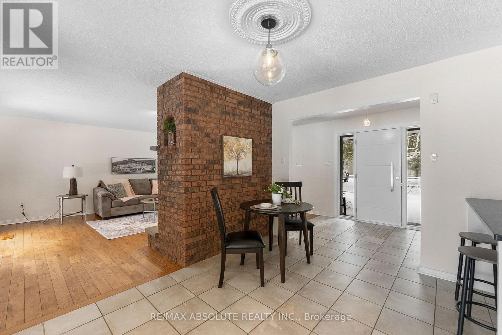 213 CALABOGIE ROAD, Ottawa — photo 5