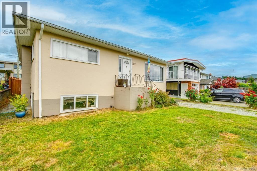3827 14th Ave in 