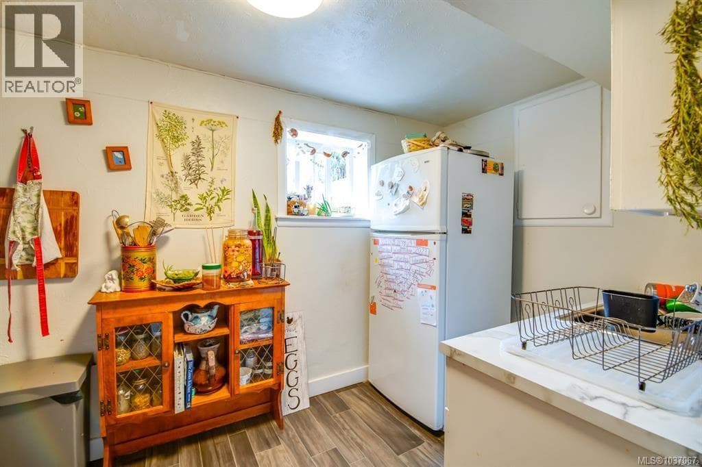 3827 14th Ave, Victoria — photo 3