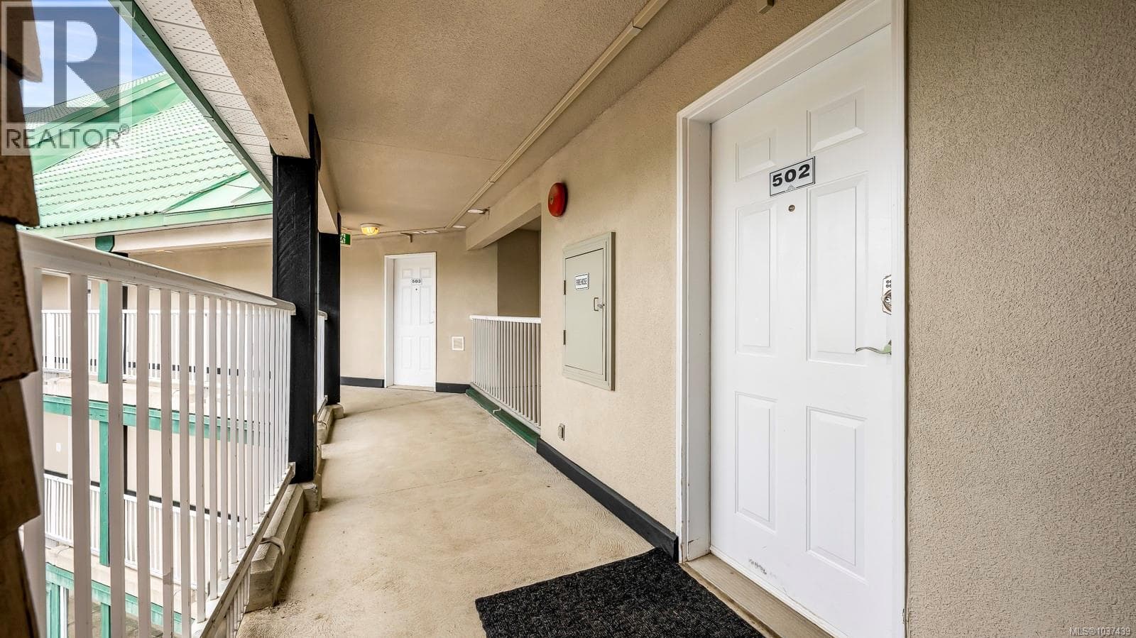 502 1201 Henry Rd, Vancouver Island — photo 4