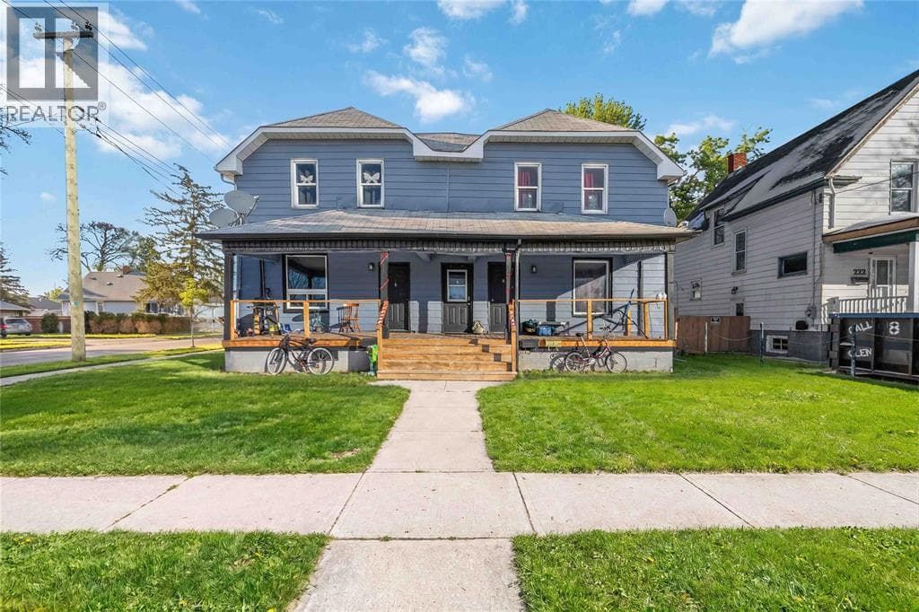 218-220 Mitton STREET South in 