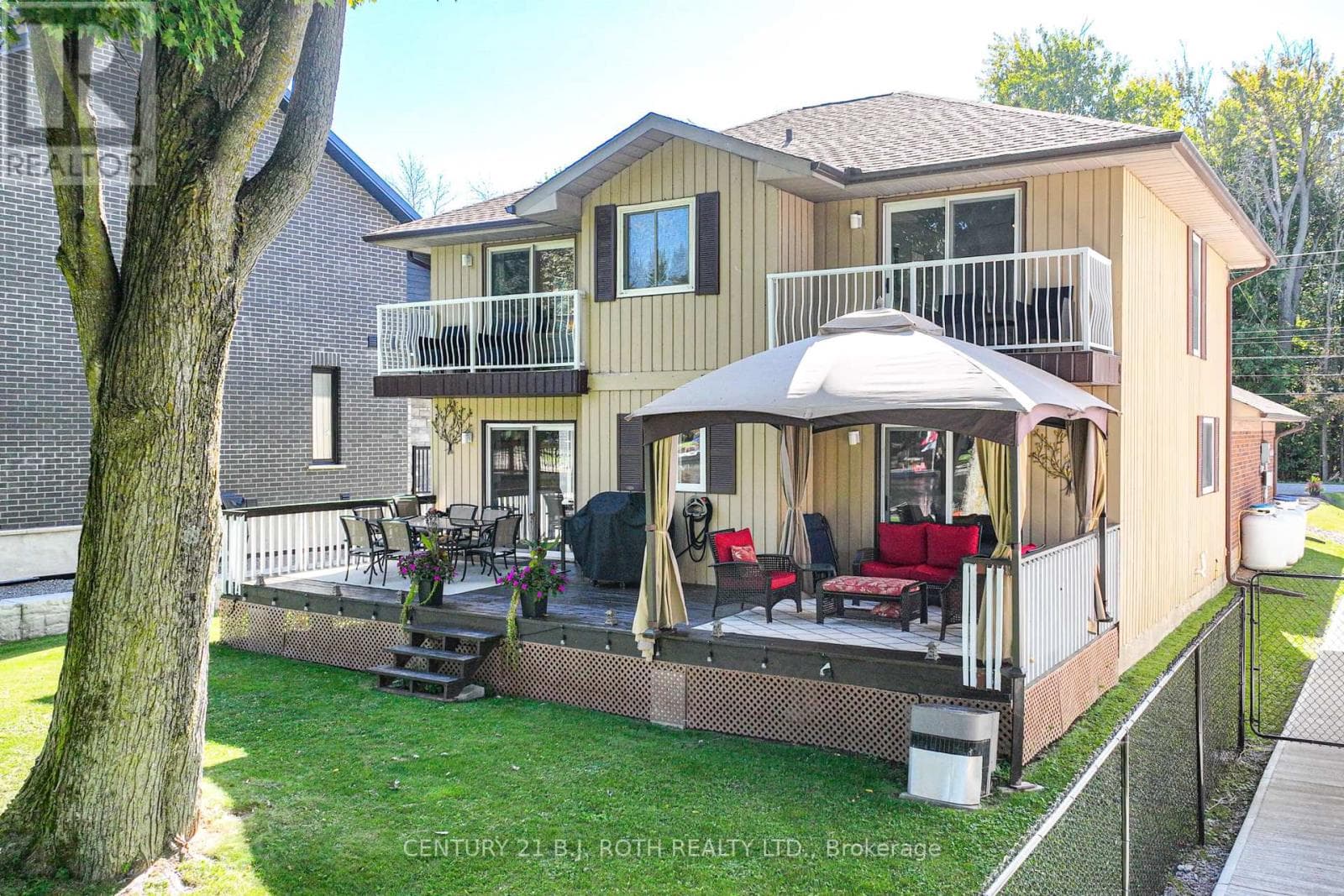 60 SIMCOE ROAD, Toronto — photo 2