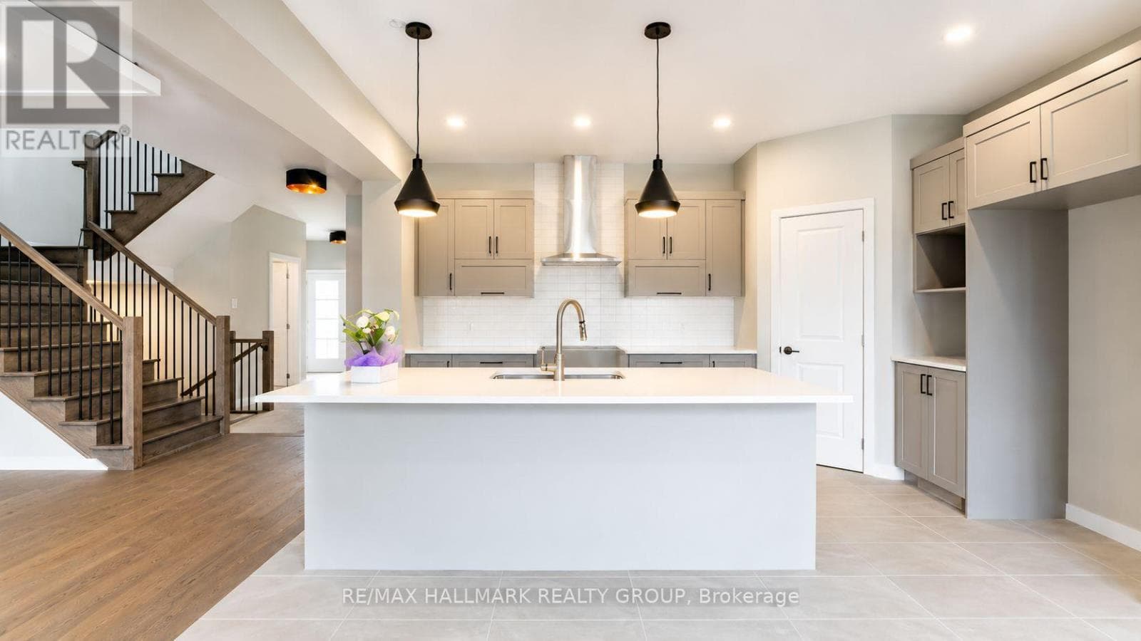 - 20 RUTILE STREET, Ottawa — photo 4