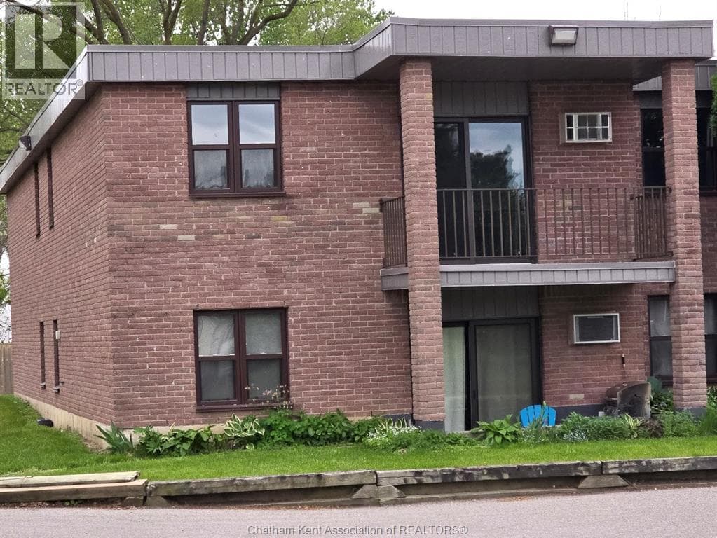 12 Montgomery DRIVE Unit# A207, Chatham Kent — photo 3