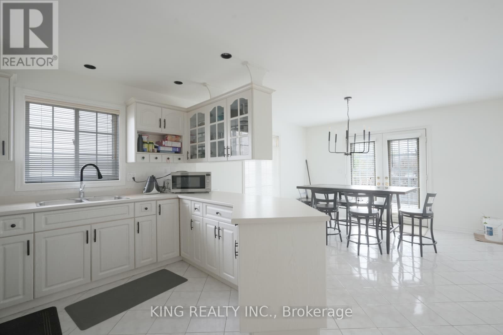 120 REDWOOD COURT, Toronto — photo 4