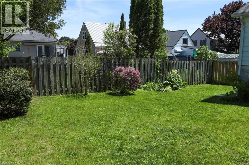 15 RICHARD AVENUE, Cornerstone — photo 4