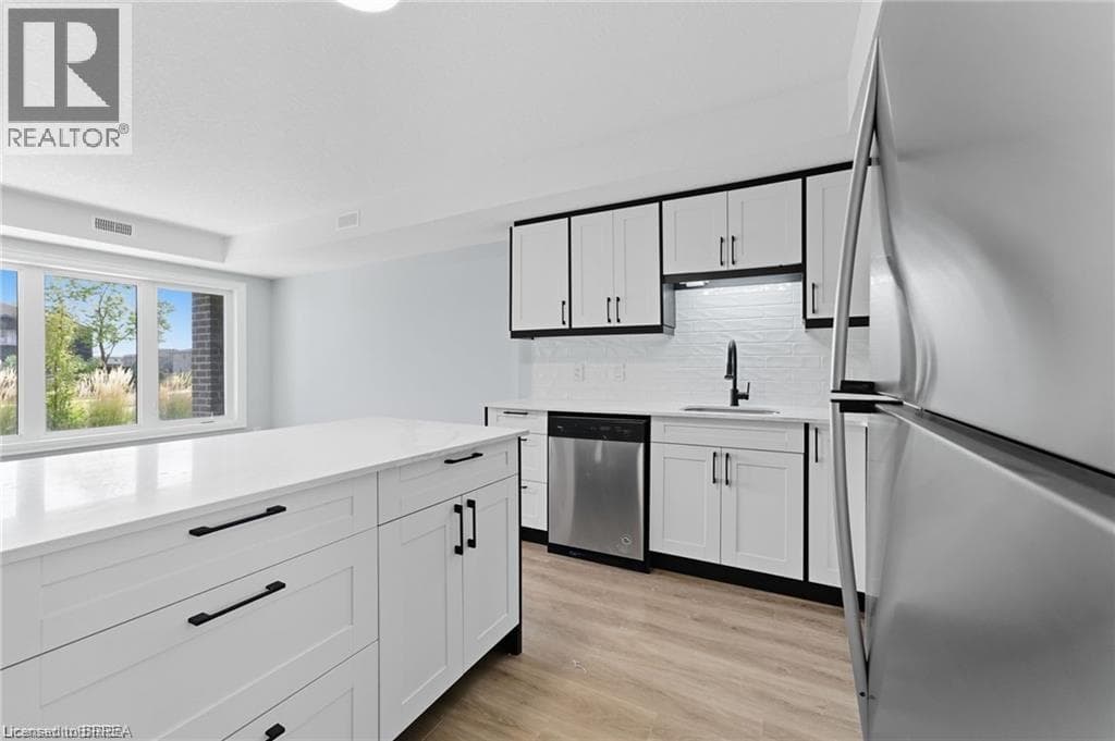 160 ROCHEFORT STREET STREET UNIT A17, Brantford — photo 3