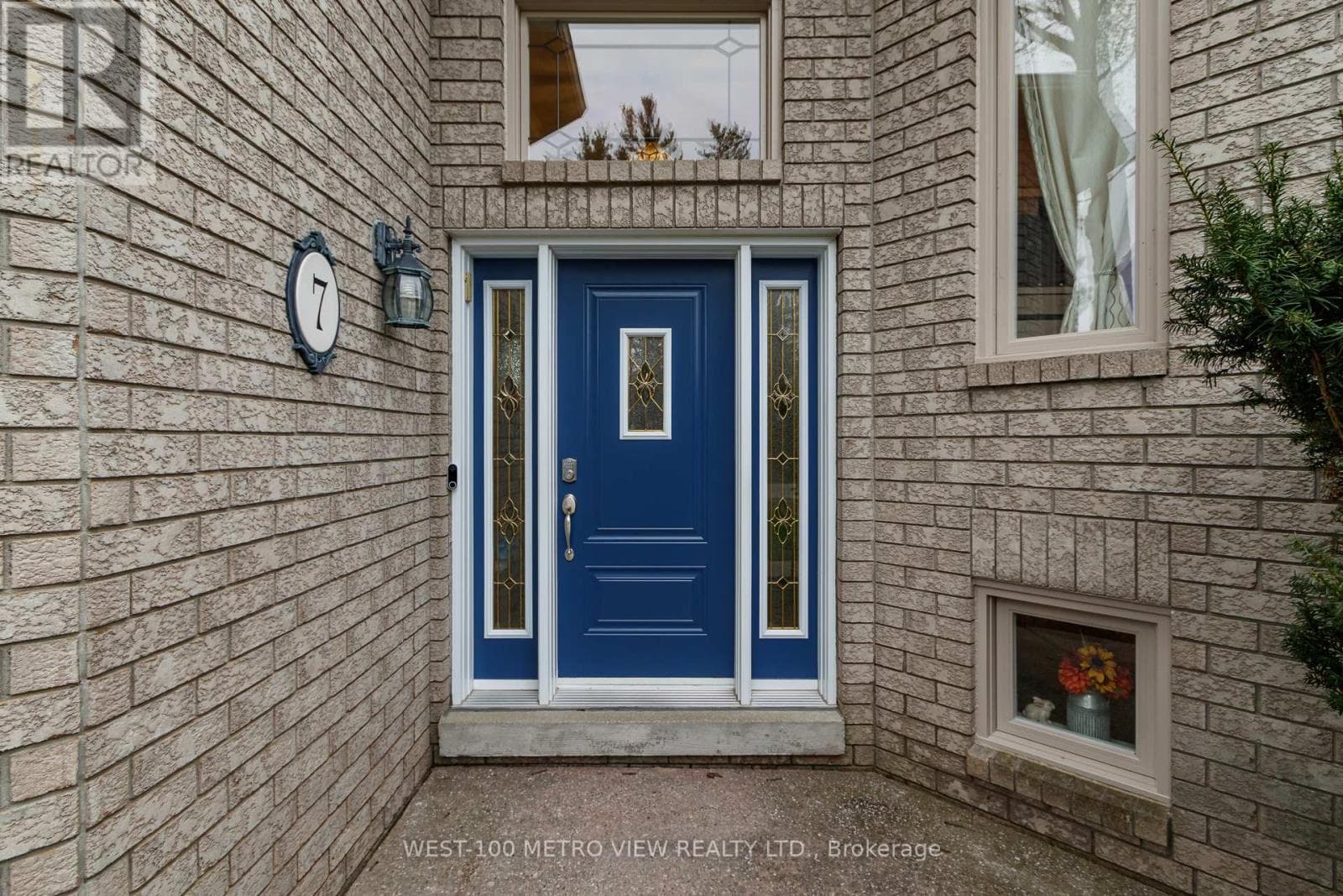 7 FAIRWAY CRESCENT, Toronto — photo 5