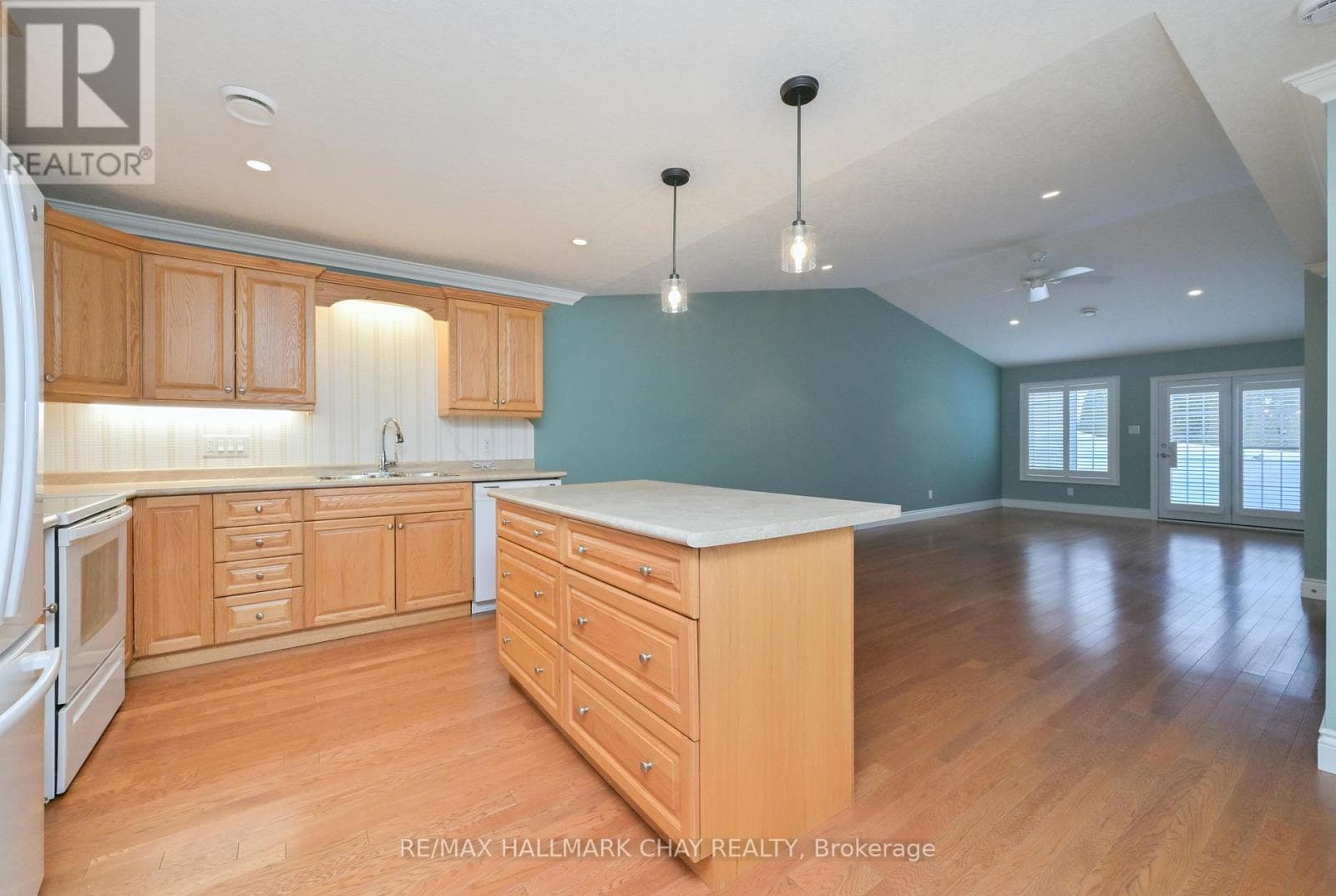 140 MEADOW LANE, Toronto — photo 5