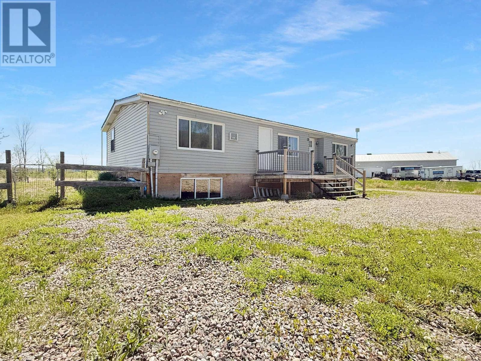 211 ELLIOTT CRESCENT, Renfrew County — photo 2