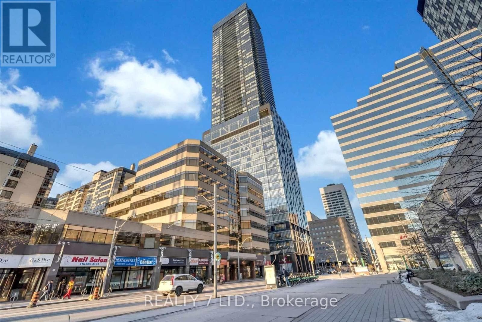 3902 - 488 UNIVERSITY AVENUE, Toronto — photo 2