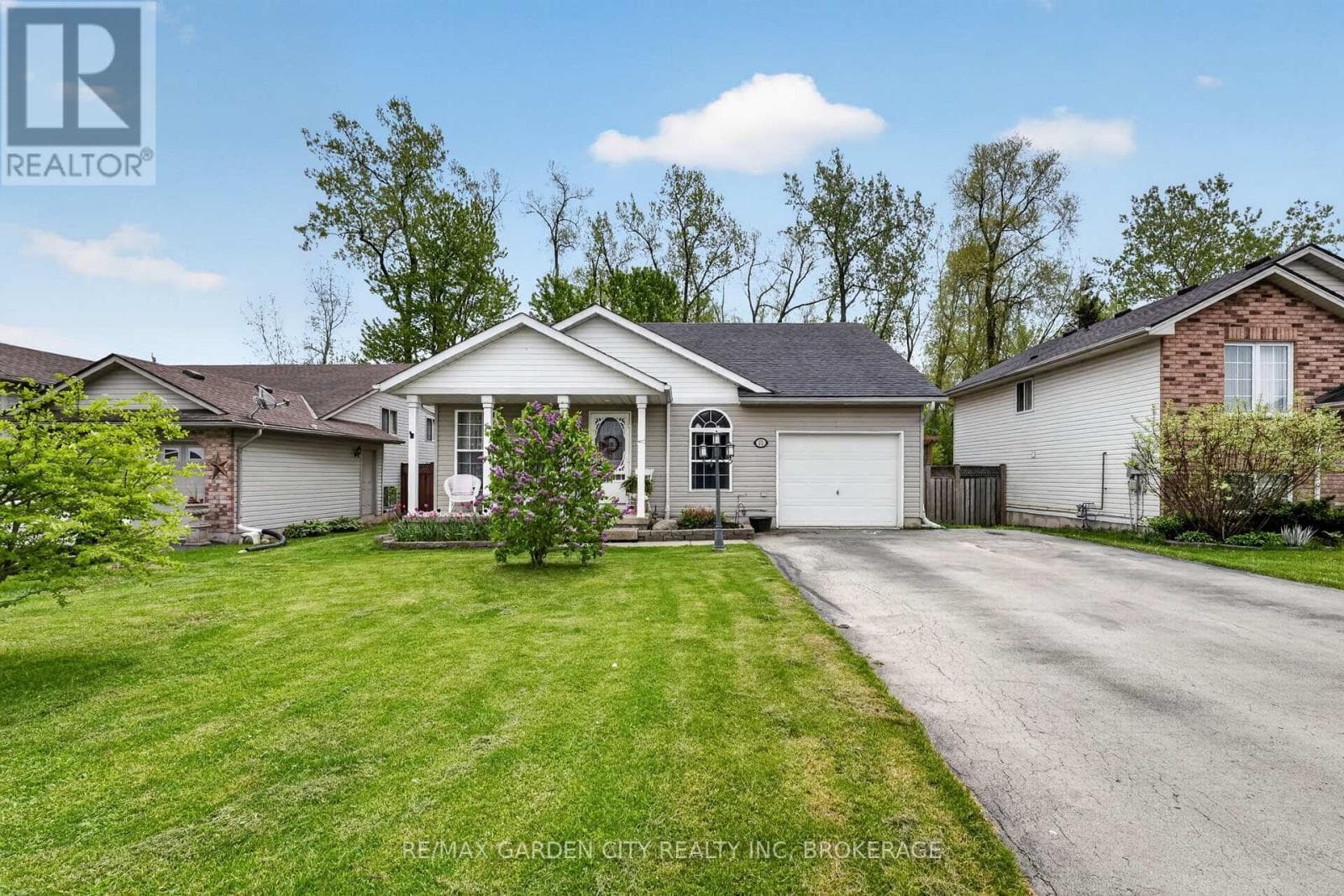 11 ROCHELLE CRESCENT, Niagara — photo 2