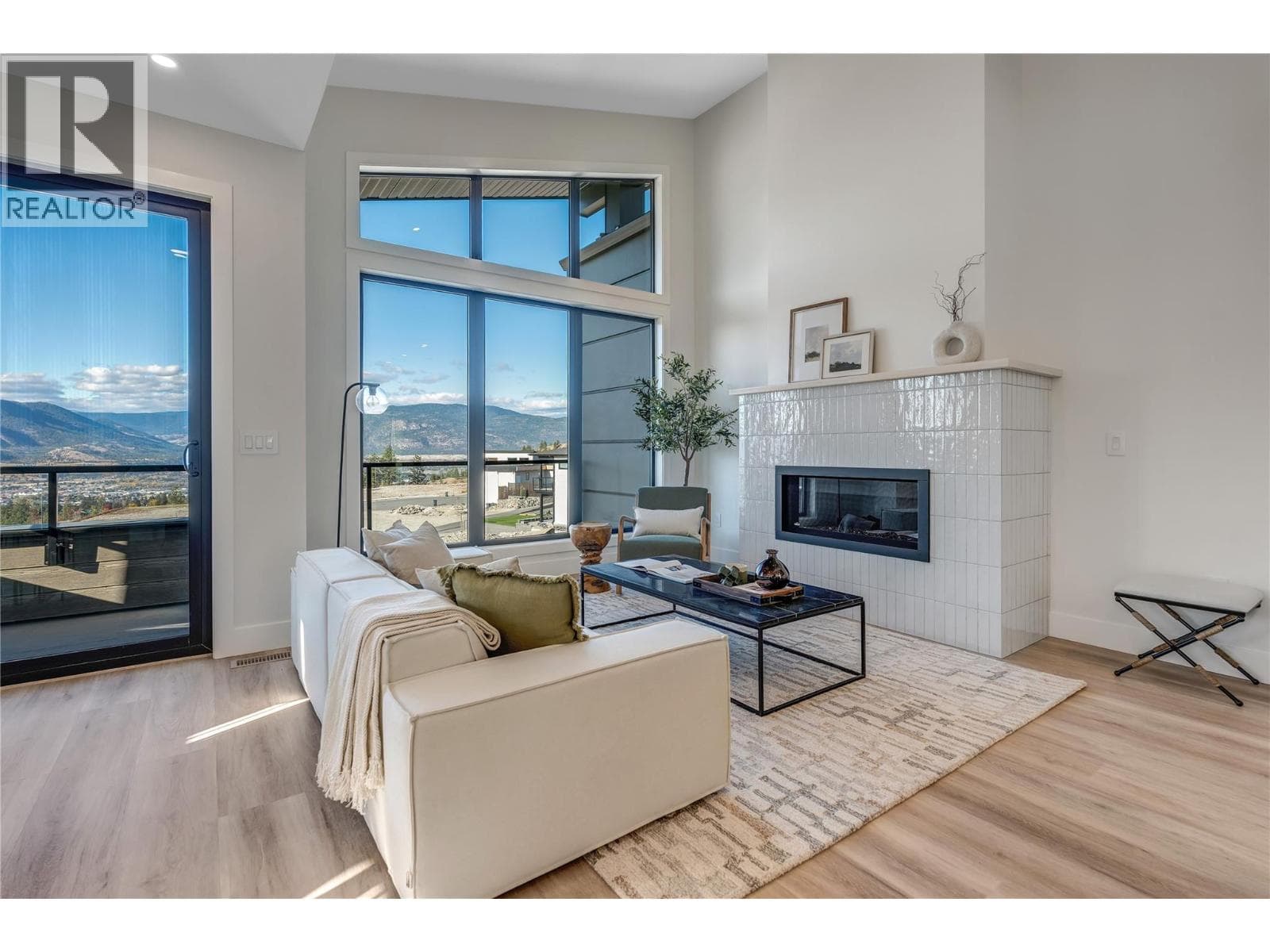 1100 ANTLER DRIVE UNIT 102, Interior REALTORS® — photo 5