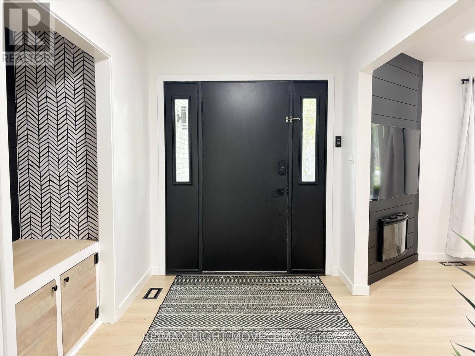 1883 GLEN OAK LANE, Toronto — photo 3