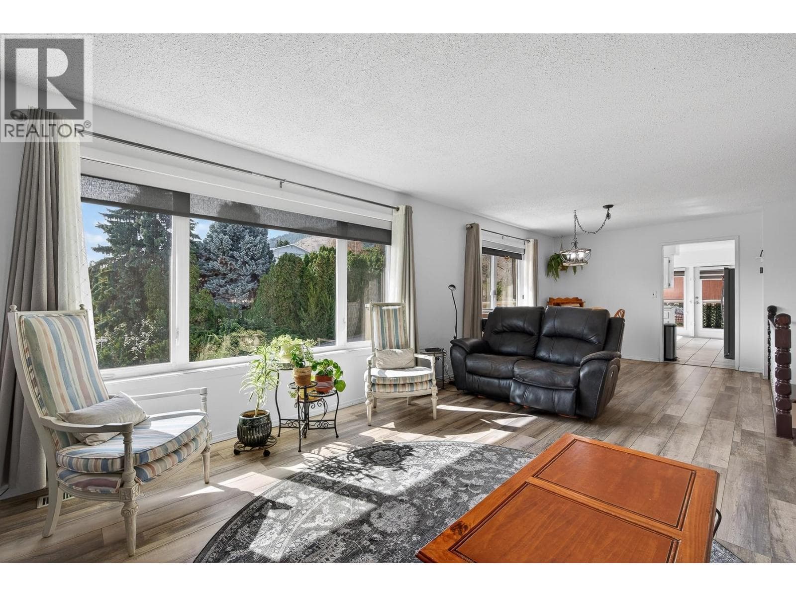 6100 MACDONALD Street, Interior REALTORS® — photo 5
