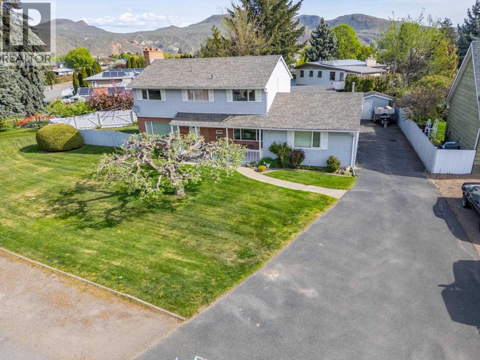 751 RIDGEVIEW TERRACE in 