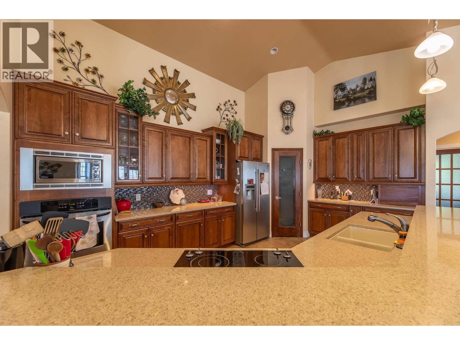 3210 / 3208 Cory Road, Interior REALTORS® — photo 4