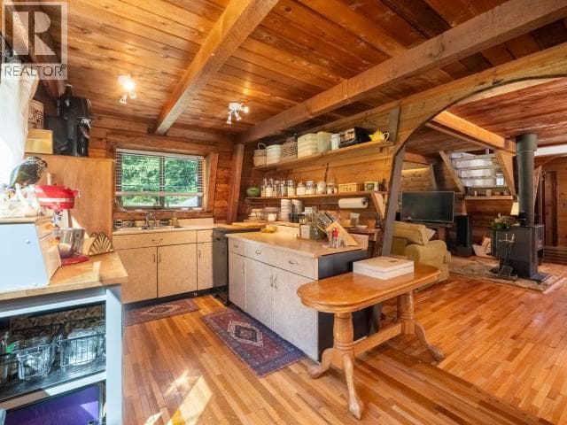 5029 PAXTON ROAD, Powell River — photo 2