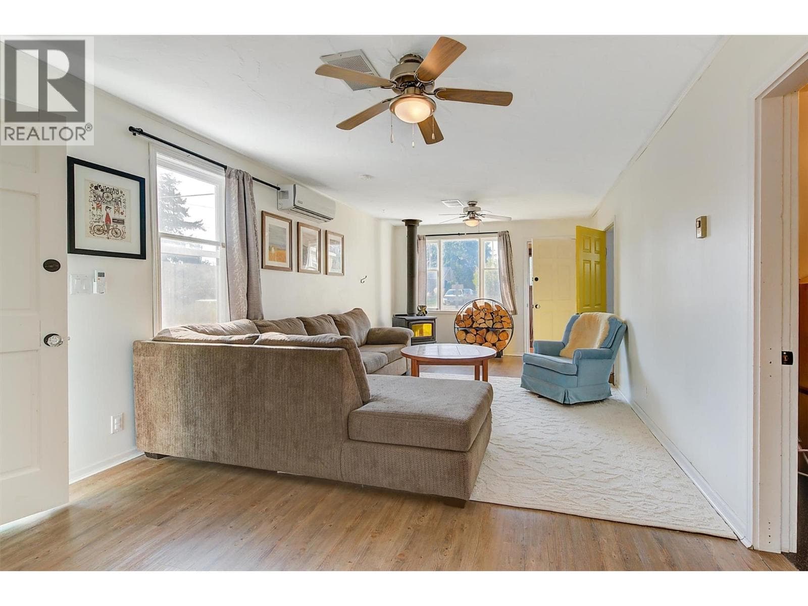1060 TATARYN ROAD, Interior REALTORS® — photo 4