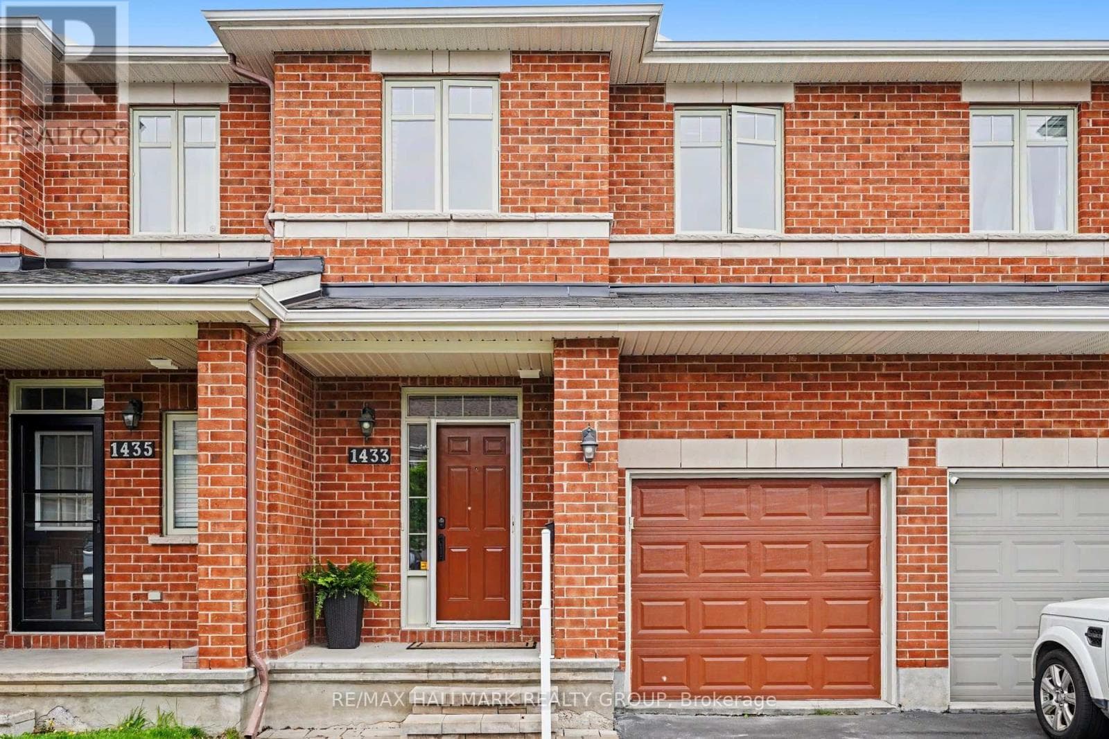 1433 COMFREY CRESCENT in PORTOBELLO SOUTH