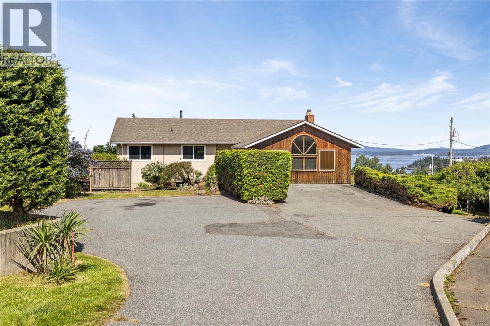 9921 ECHO HEIGHTS, Vancouver Island — photo 2