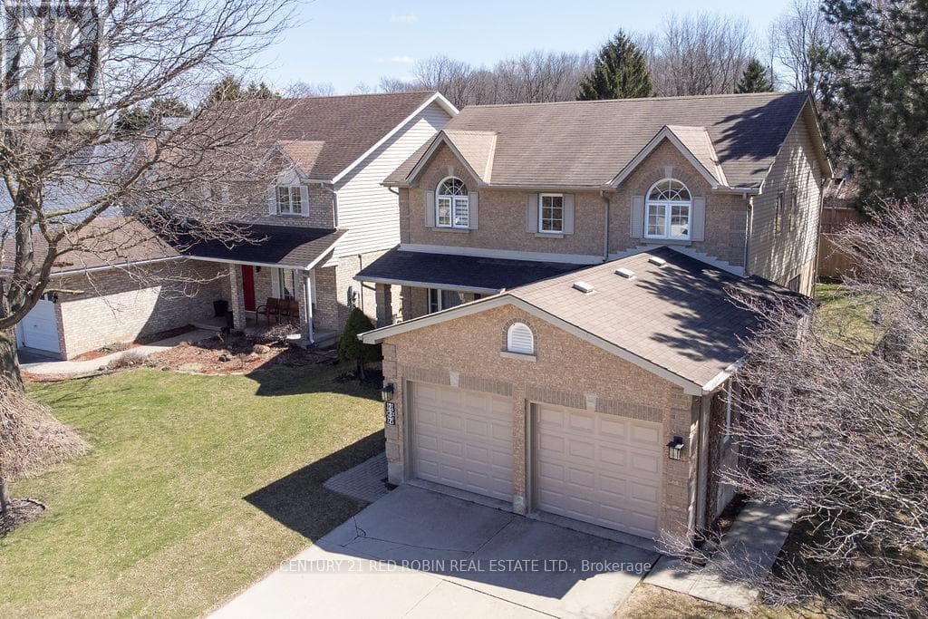232 THORNE DRIVE, London and St. Thomas