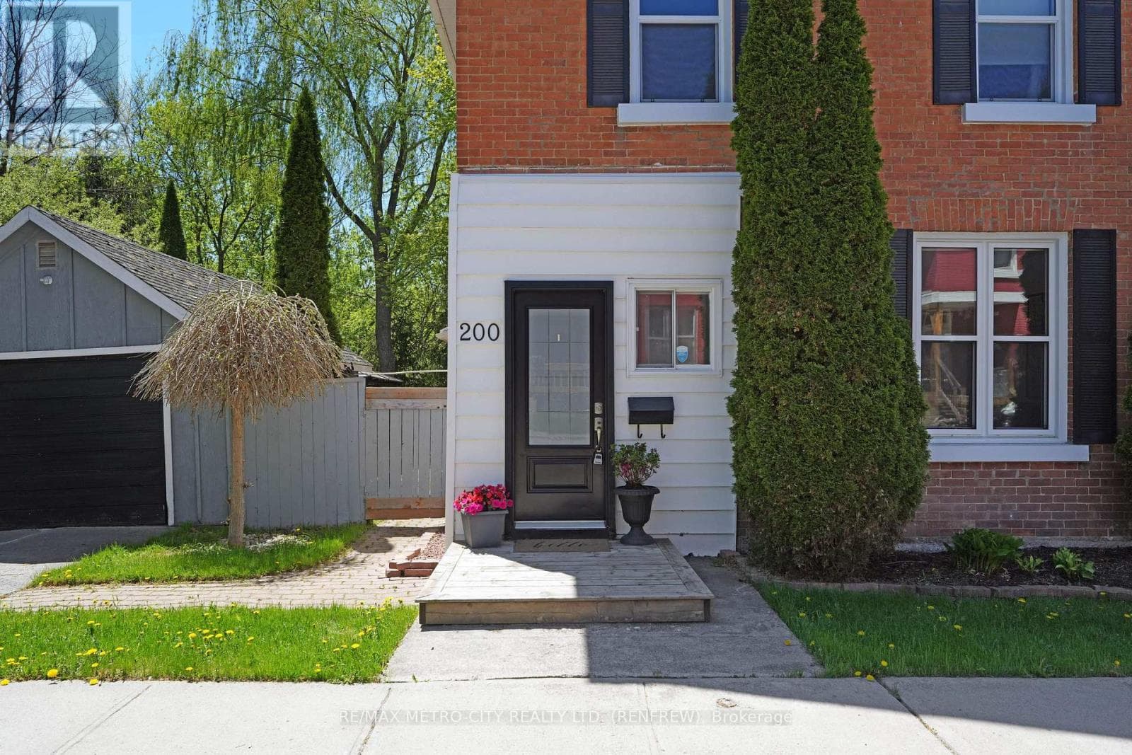 200 ROSS STREET, Renfrew County — photo 4