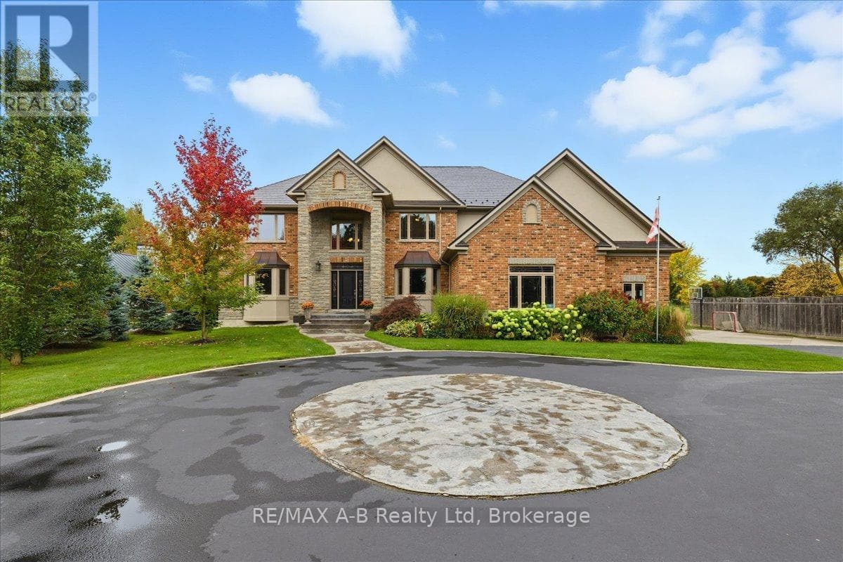 151 HURON ROAD, OnePoint — photo 2
