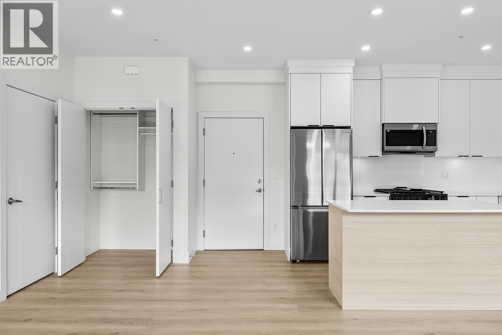 5300 MAIN STREET UNIT 202, Interior REALTORS® — photo 5