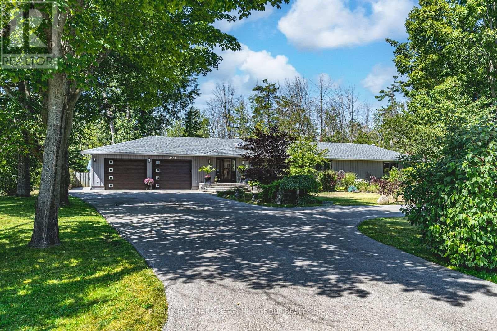 2582 LEONARD STREET in 