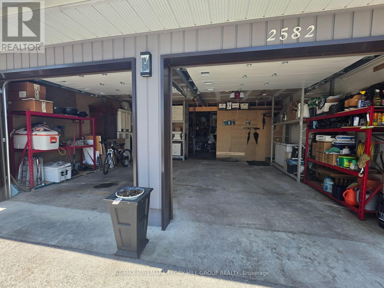 2582 LEONARD STREET, Toronto — photo 2