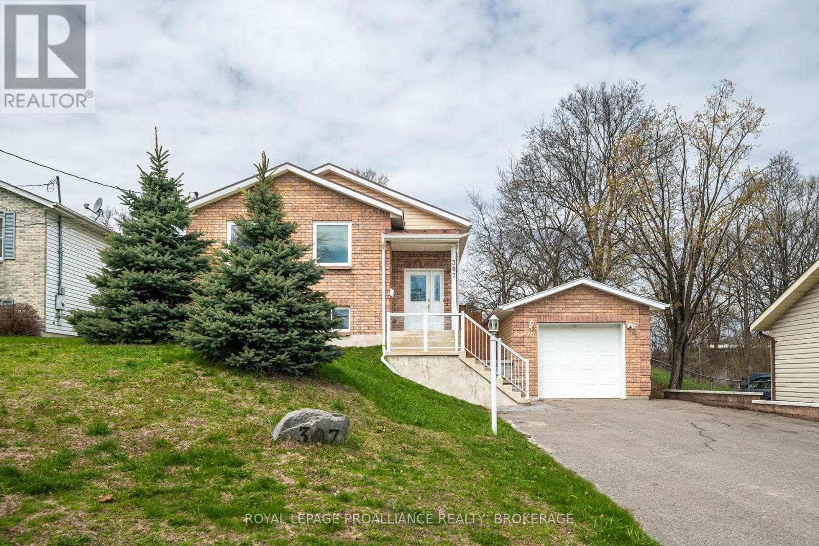 307 AMHERST DRIVE, Kingston — photo 2