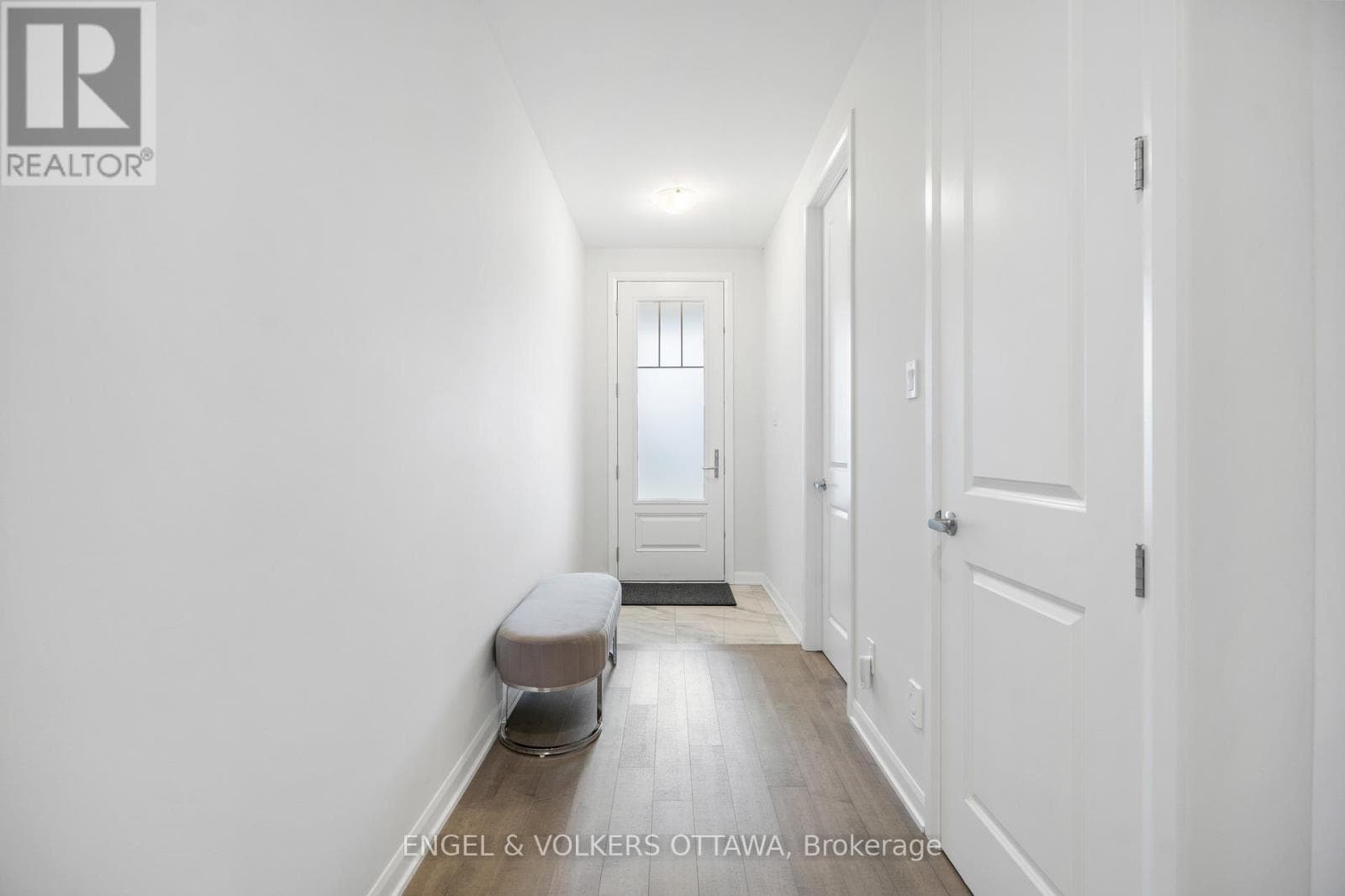 777 COAST CIRCLE, Ottawa — photo 2